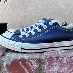 Converse low top